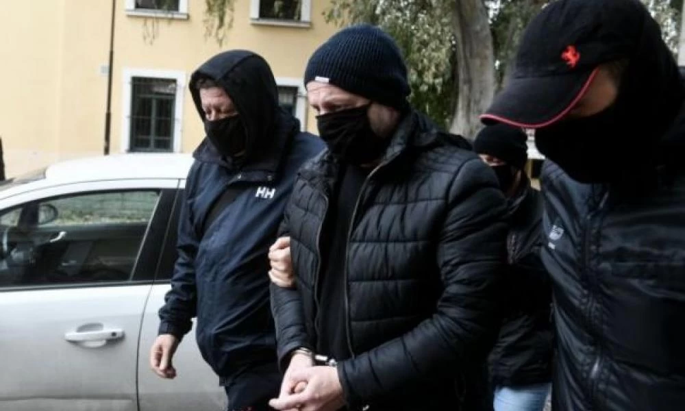Σ.Σ. και Γ.Κ. κατά Λιγνάδη: Με ακινητοποίησε και αυν@νιζ@ταν µε βία – Είσαι παιδεραστής, δεν θέλω να σε ξέρω
